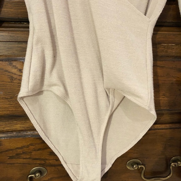Aritzia Wilfred Bodysuit - Picture 3 of 5